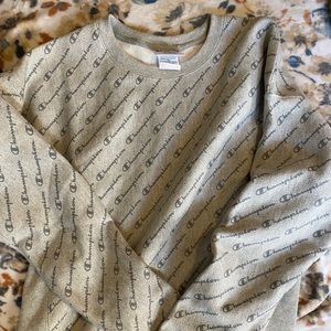 I’m selling this sweatshirt